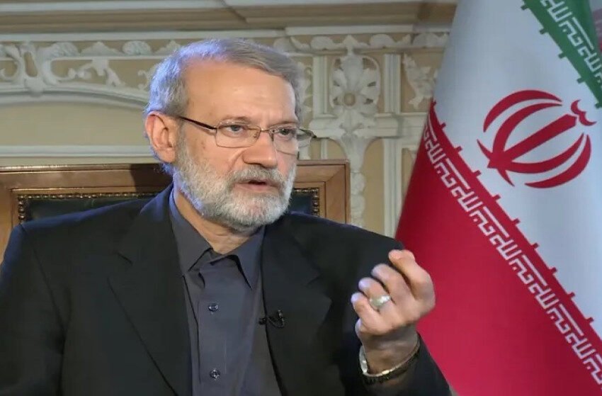  هل ينكسر جدار التوتر بين طهران وواشنطن؟ قراءة سياسية في تصريح لاريجاني